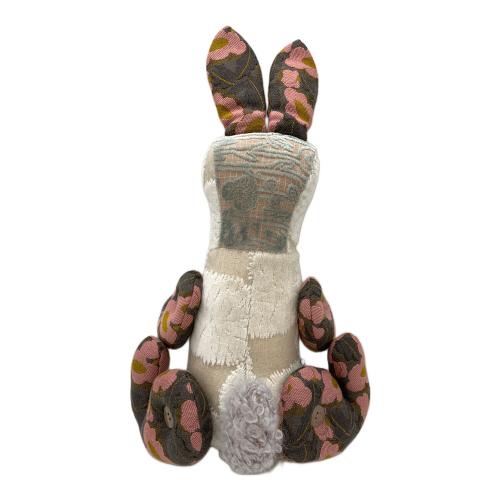 mina perhonen (ミナ ペルホネン) アニマルドール ナタリー・レテコラボ ウサギ POMPON ②