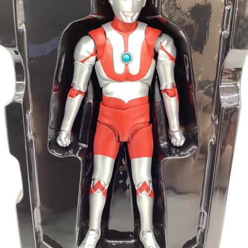 S.H.Figuarts (エス・エイチ・フィギュアーツ) ウルトラマン S.H.Figuarts(真骨彫製法) ウルトラマン