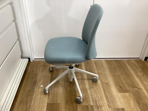 okamura (オカムラ) オフィスチェア グレー×ホワイト 1人掛け CD13WW-FXW9