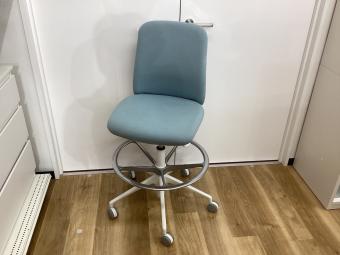 オカムラ オフィスチェア グレー×ホワイト 1人掛け CD13JW-FXW9