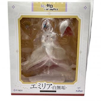 フィギュア エミリア 白無垢