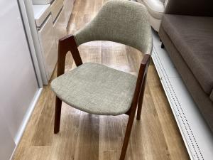 株式会社プラス リプロダクトチェア グレー×ブラウン