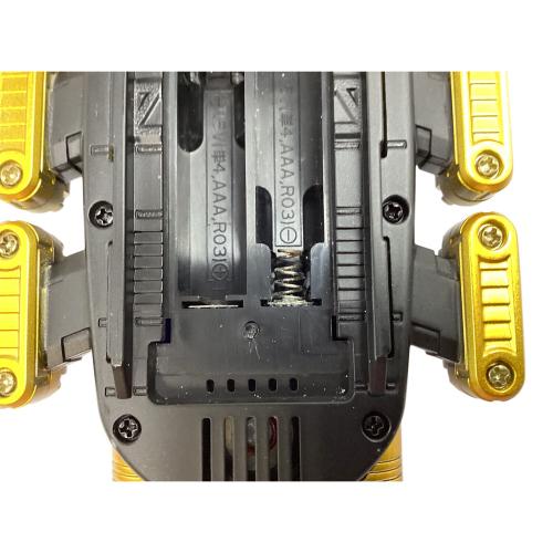 BANDAI ＣＳＭ ガタックゼクター　電池入れ部分液漏れ跡有