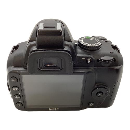 Nikon (ニコン) デジタル一眼レフカメラ D3000