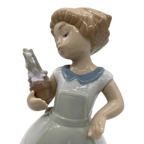 LLADRO NAO (リヤドロ ナオ) フィギュリン 可愛いお花グラジオラス