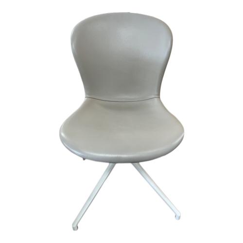 BoConcept (ボーコンセプト) ダイニングチェアー 256 ホワイト Adelaide