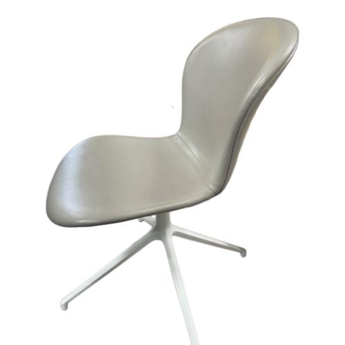 BoConcept (ボーコンセプト) ダイニングチェアー 256 ホワイト Adelaide