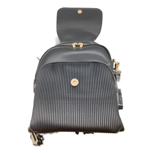 M U SPORTS (エムユースポーツ) デュアルレザービジューロイヤルバックパック 703U2058 ブラック