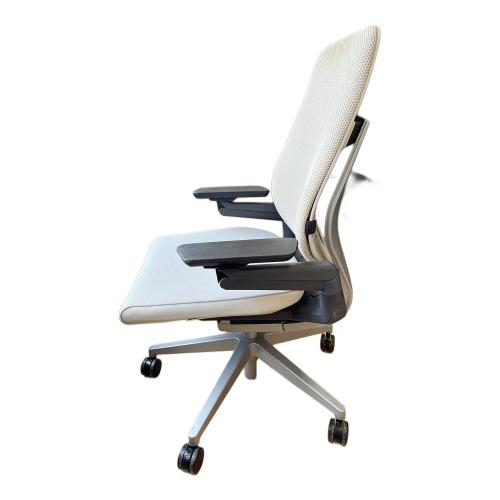 Steelcase (スチールケース) ジェスチャーチェア 442A30 グレー