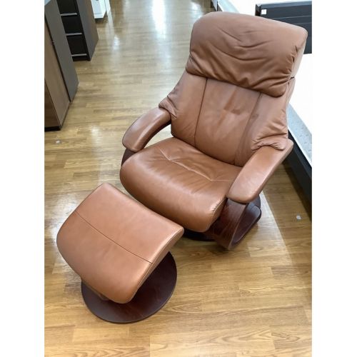 HJELLEGJERDE (イエリアーダ) リクライニングソファー&オットマン ブラウン 1人掛け レザー