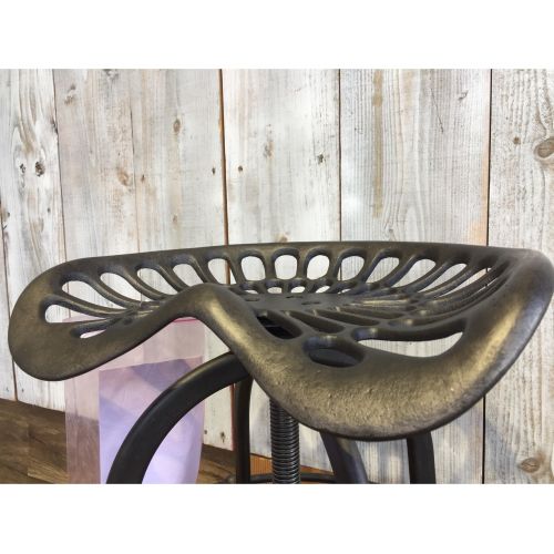 Knot antiques (ノットアンティークス) トラクタースツール ブラック 未使用品 鉄、鋳鉄 （税込）