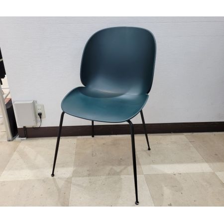 GUBI ダイニングチェアー ダークグリーン Beetle Dining Chair Un-upholstered - Conic base