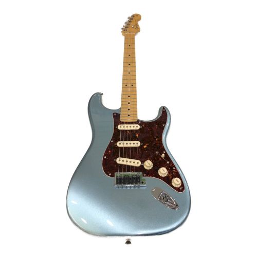 FENDER USA (フェンダーＵＳＡ) エレキギター ケース付き ブルー American Deluxe Stratocaster Plus ストラトキャスター