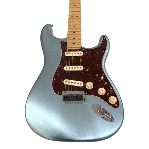 FENDER USA (フェンダーＵＳＡ) エレキギター ケース付き ブルー American Deluxe Stratocaster Plus ストラトキャスター