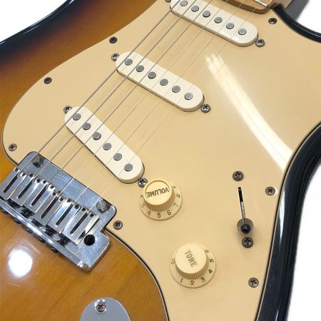 FENDER USA (フェンダーＵＳＡ) エレキギター  60th Anniversary American Deluxe Stratocaster 1954