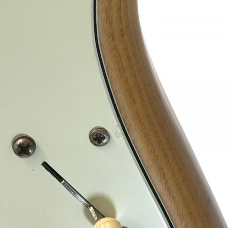 FENDER USA (フェンダーＵＳＡ) エレキギター　ピックガード交換（オリジナル有）ボディ塗装剥ぎ ストラトキャスター 1976年製