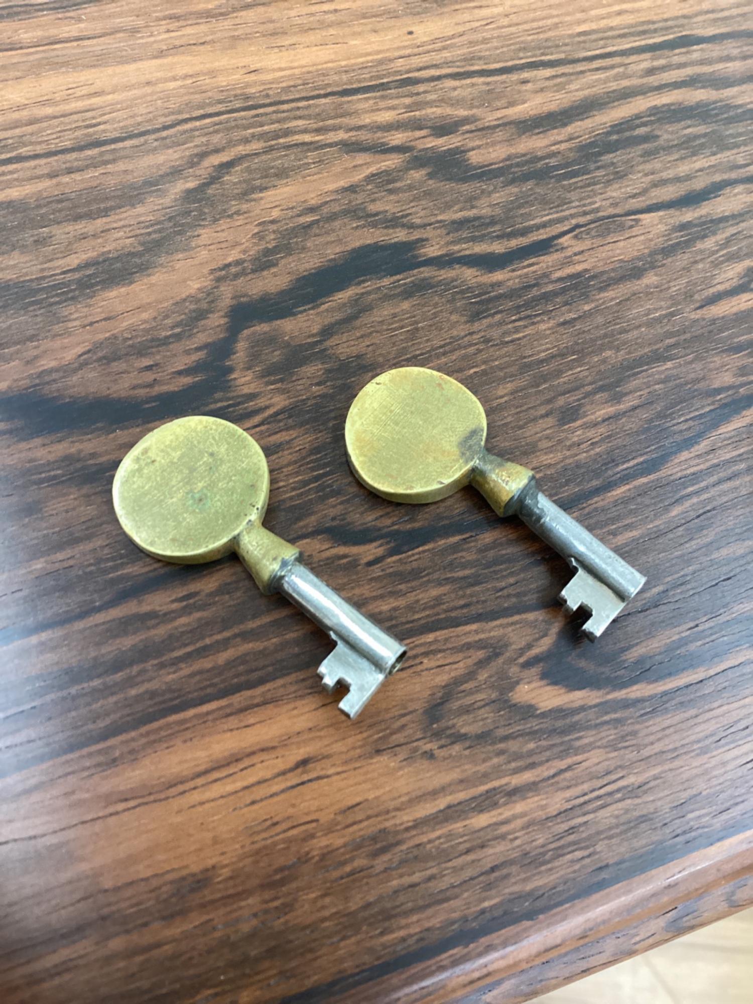 H.C.MOBLER (エイチ・シー・モブラー) ローズウッド キャビネット カギ