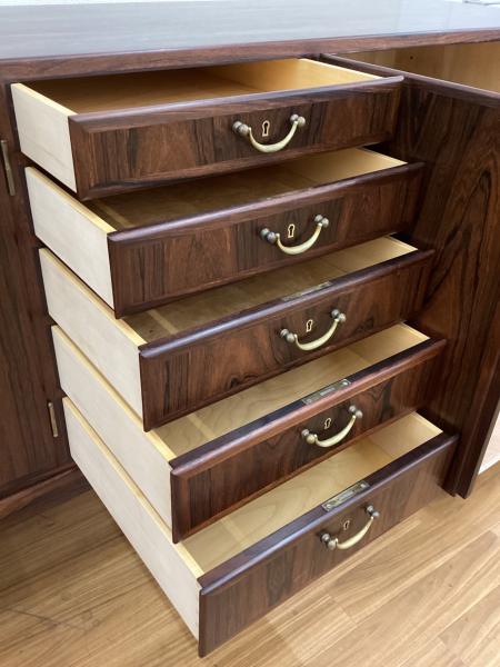 H.C.MOBLER (エイチ・シー・モブラー) ローズウッド キャビネット カギ