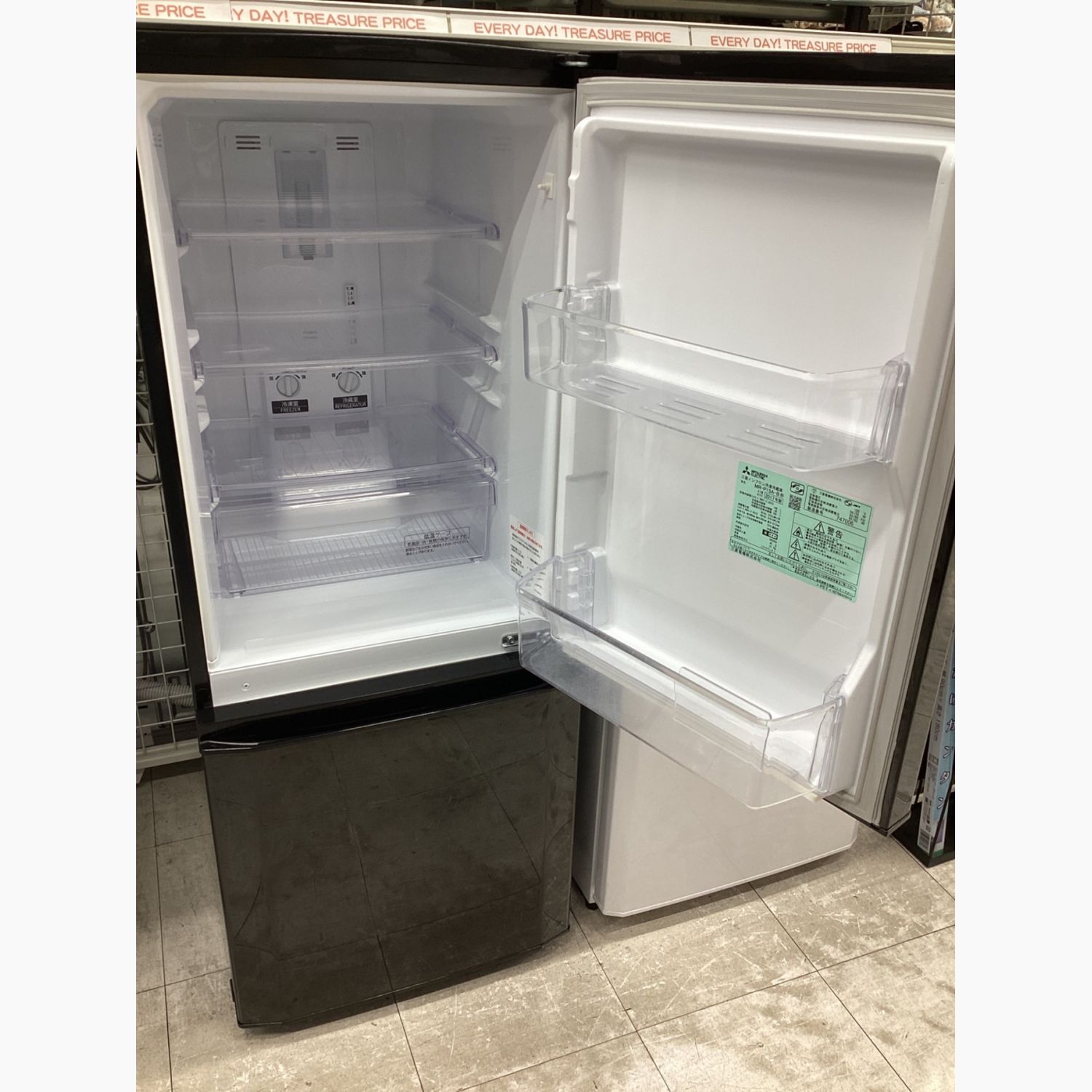 MITSUBISHI (ミツビシ) 2ドア冷蔵庫 棚板に割れ MR-P15A-B 2017年製 