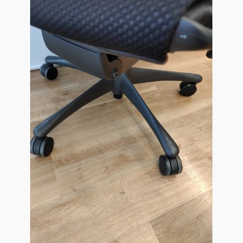 Herman Miller (ハーマンミラー) ワークチェアー ブラック Embody Chair