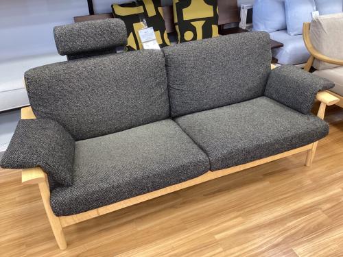 柏木工 (カシワモッコウ) シガーロ 2人掛けソファー ヘッドレスト・アームクッション付