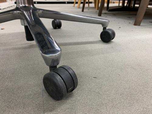 Vitra Pacific Chair 2020モデル