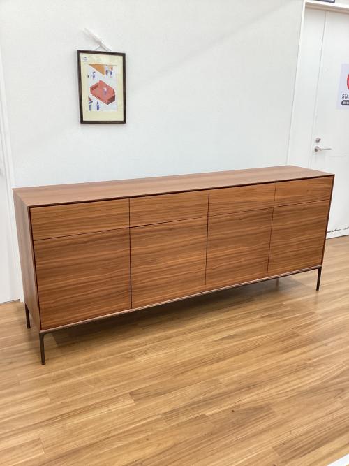 TIME&STYLE Standard composition cabinet 4枚扉キャビネット C-657 オーク材×真鍮(黒染め)