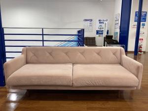 WOODEN STORIES 2人掛けソファー ライトピンク ファブリック グレコ