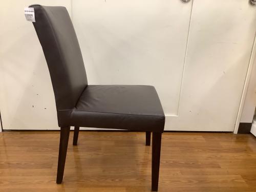 erba ダイニングチェアー