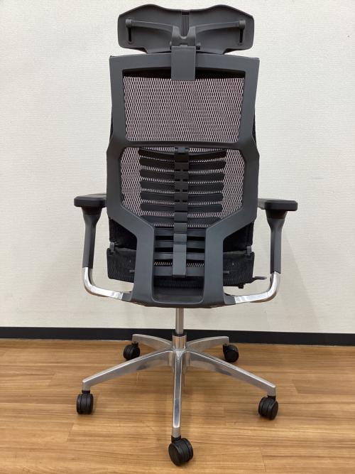 WIN case(ウィンケース)　ワークチェアー ブラック Type-R　アーム可動式 エルゴヒューマン監修 オットマン内蔵 メッシュ