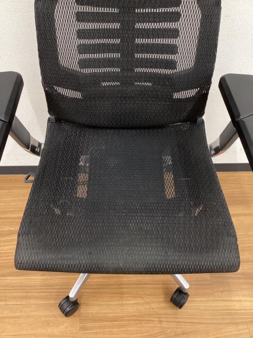 WIN case(ウィンケース)　ワークチェアー ブラック Type-R　アーム可動式 エルゴヒューマン監修 オットマン内蔵 メッシュ