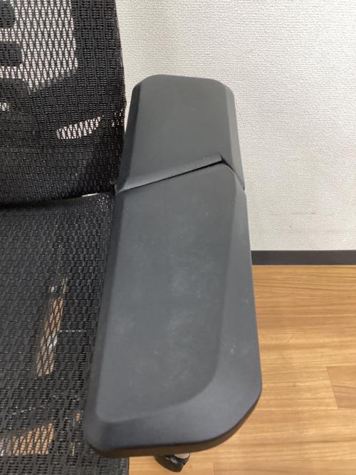 WIN case(ウィンケース)　ワークチェアー ブラック Type-R　アーム可動式 エルゴヒューマン監修 オットマン内蔵 メッシュ