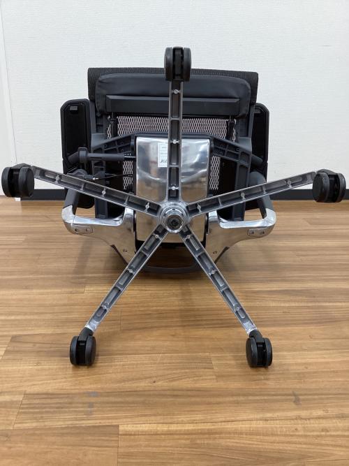 WIN case(ウィンケース)　ワークチェアー ブラック Type-R　アーム可動式 エルゴヒューマン監修 オットマン内蔵 メッシュ