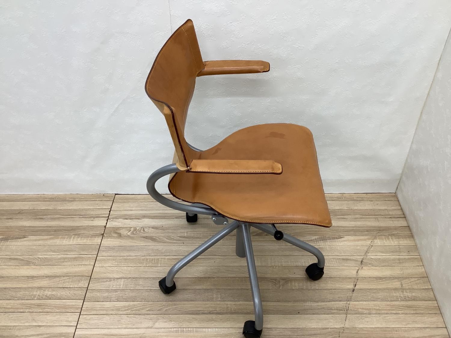 カリモク karimoku 回転式 レザー ヌメ革 デスクチェアXT4310AJ カリモク karimoku 回転式 レザー ヌメ革 デスクチェアXT4310AJ