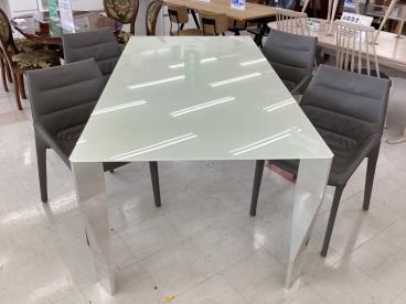 【最終値下げ】BoConcept Madrid ラウンドテーブル／ホワイトガラス Madrid コーヒーテーブル | coffee table | Madrid | Morten Georgsen