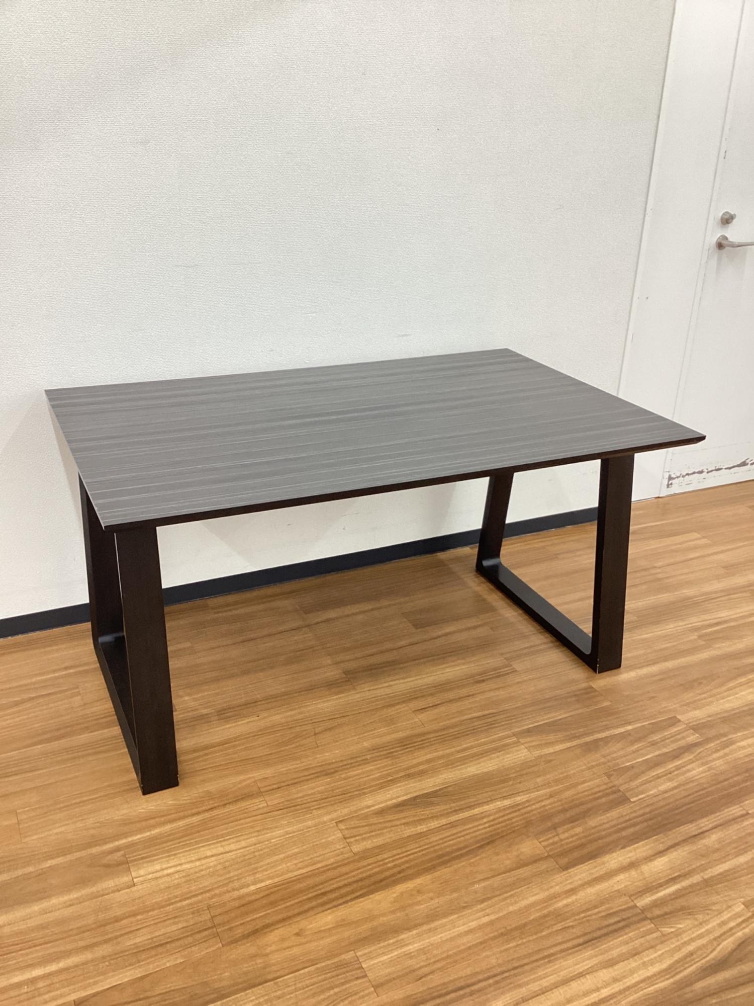 トレファクマーケット久喜店】karimoku ダイニングテーブル 幅 135cm