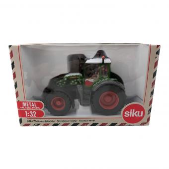 SK3224 Fendt クリスマストラクター