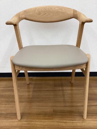 IDC大塚家具 (アイディーシーオオツカカグ) ダイニングチェアー フィル+C  PVC#1/FCLオーク THBE レッドオーク材/PVC