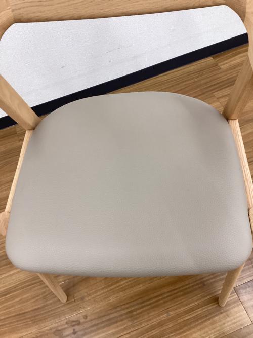 IDC大塚家具 (アイディーシーオオツカカグ) ダイニングチェアー フィル+C  PVC#1/FCLオーク THBE レッドオーク材/PVC