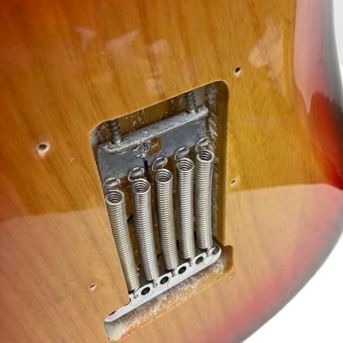 FENDER (フェンダー)Vintera II '70s Stratocaster, Maple Fingerboard, 3-Color Sunburst