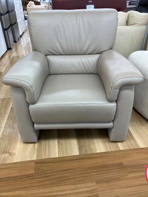 Himolla (ヒモラ) 1人掛けソファー アイボリー ベルク