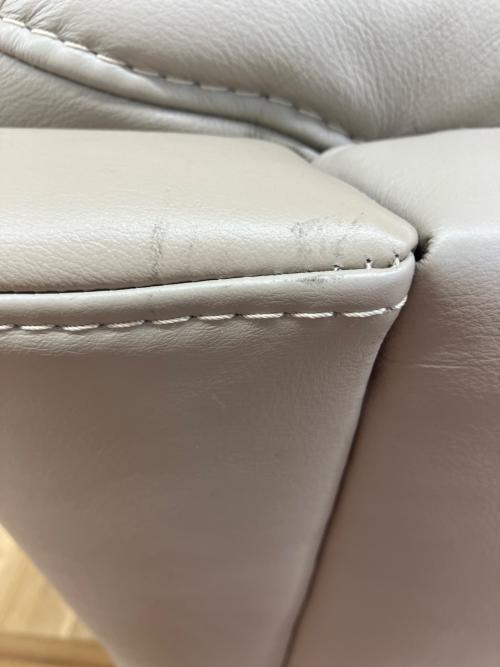 Himolla (ヒモラ) 1人掛けソファー アイボリー ベルク