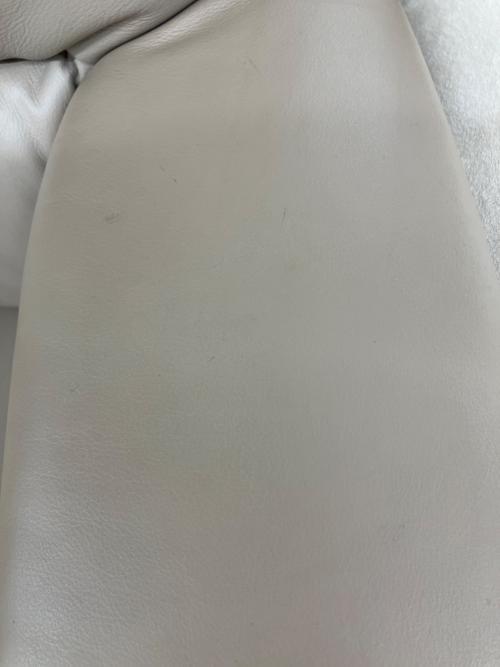 Himolla (ヒモラ) 1人掛けソファー アイボリー ベルク