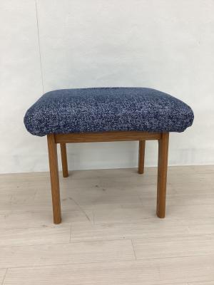 LIVING HOUSE (リビングハウス) スツール ブルー×ブラウン カバーリング ファブリック×オーク材 MOCOA