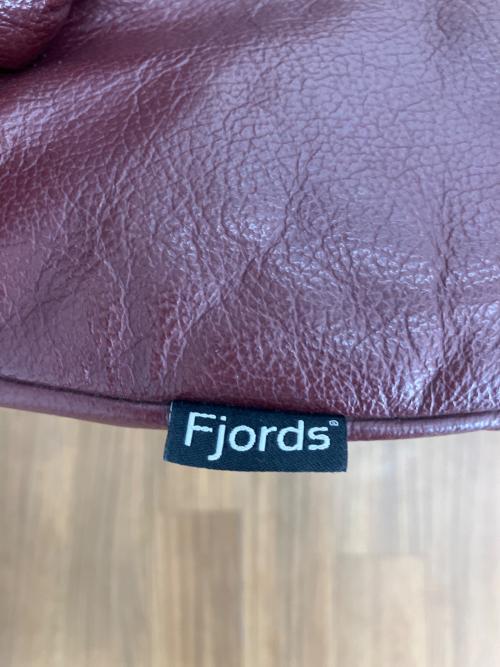 Hjellegjerde(イエリアーダ) リクライニングチェアー Fijords