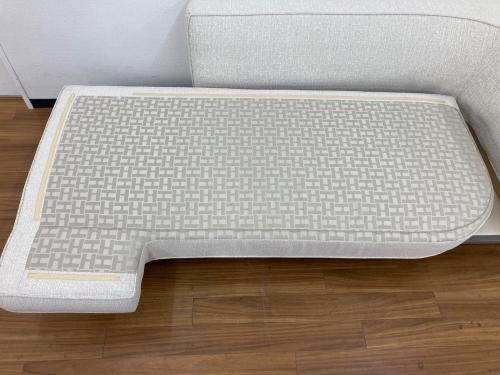 HUKLA (フクラ) カウチソファー KASTOR　付属クッション欠品　ホワイト