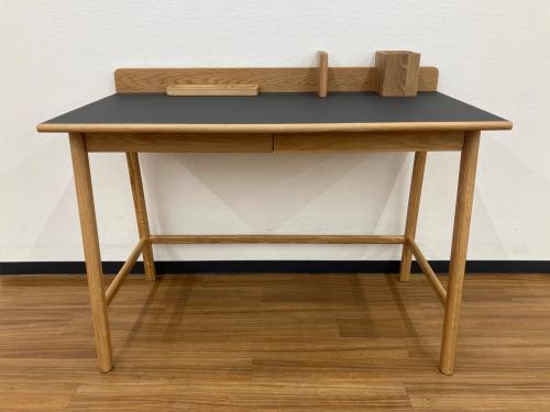 ACTUS (アクタス) THEO デスク リノリウム ペンボックス・トレー・ブックエンド付 オーク材 Says Who