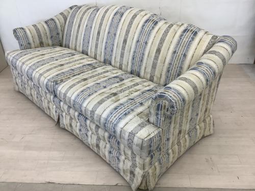 Thomasville (トーマスビル) 2人掛けソファー ホワイト×ブルー