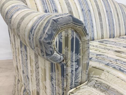 Thomasville (トーマスビル) 2人掛けソファー ホワイト×ブルー