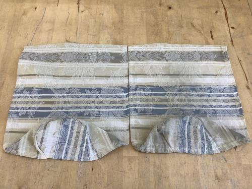 Thomasville (トーマスビル) 2人掛けソファー ホワイト×ブルー